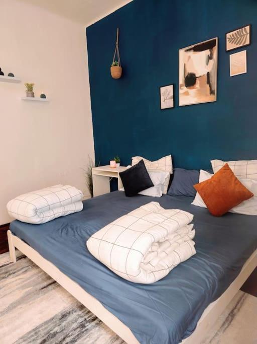 Swanky Apartament